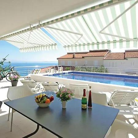1 Bedroom Stunning In Apartment *