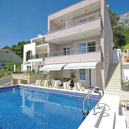 1 Bedroom Stunning In *