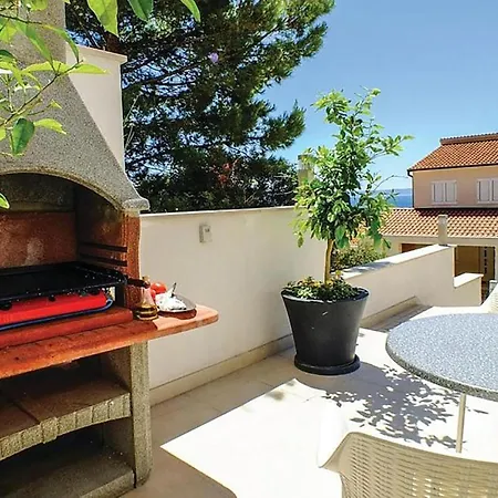 1 Bedroom Stunning In Apartment *